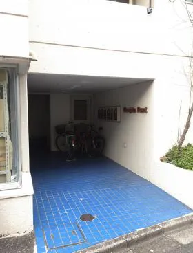 HARAZYUKU FRONTの外観