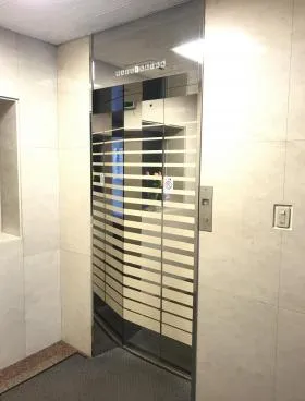 鷹羽ビルの外観