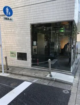 サンキュービルの外観
