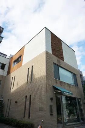 House of KUZEビルの外観
