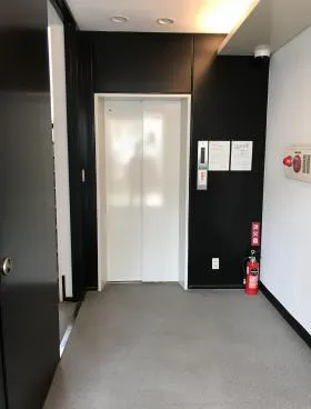 オークラビルの外観