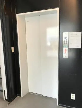 オークラビルの外観