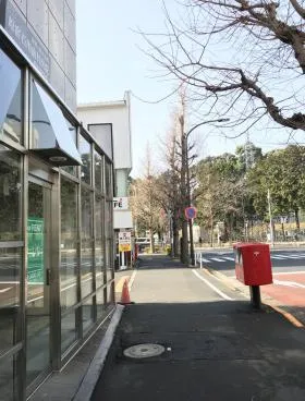 オークラビルの外観