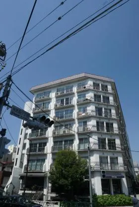 秀和外苑レジデンスビルの外観