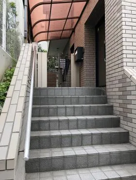 ARAビルの外観