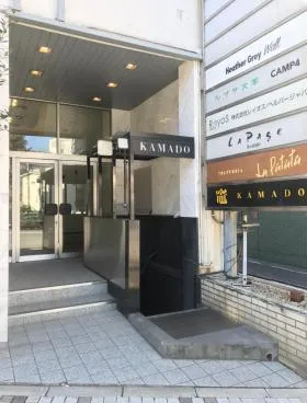 シオバラ外苑ビルの外観