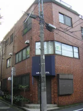 丸越ビルの外観
