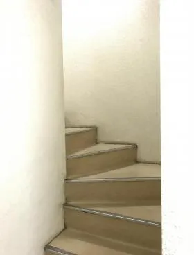本州ビルの外観