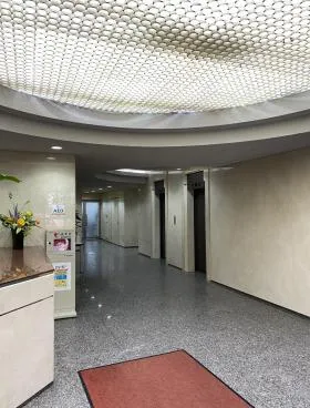 泉館三番町ビルの外観