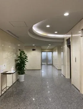 泉館三番町ビルの外観