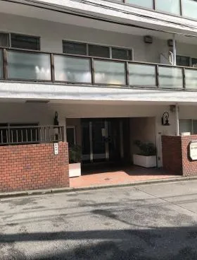 カーサ神宮前ビルの外観