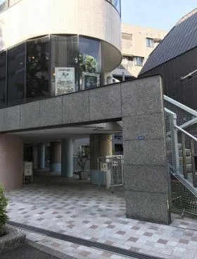 パークノヴァ神宮前の外観