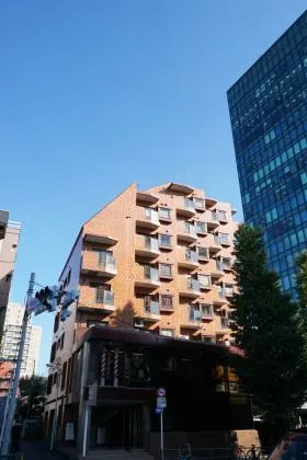 シャーレー原宿ビルの外観