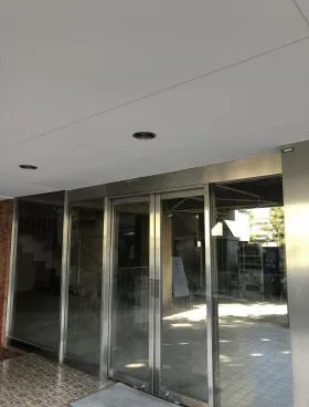 シャーレー原宿ビルの外観