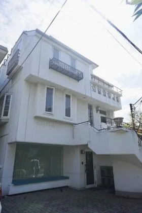 上田WESTビルの外観