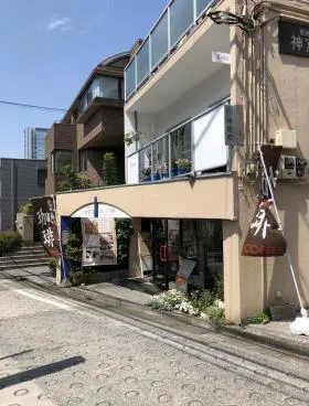 神宮苑ビルの外観
