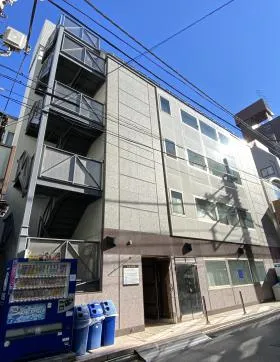 カンナビルの外観