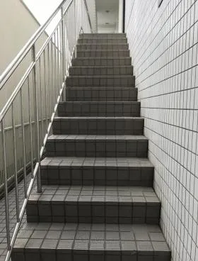 とびたビルの外観