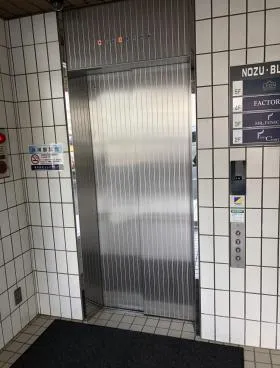 野津ビルの外観