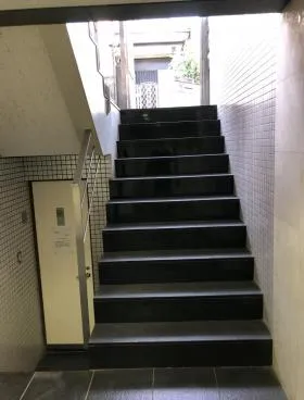 神宮前フォレストビルの外観