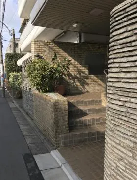 岩動マンションの外観