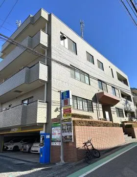 ボヌール表参道ビルの外観