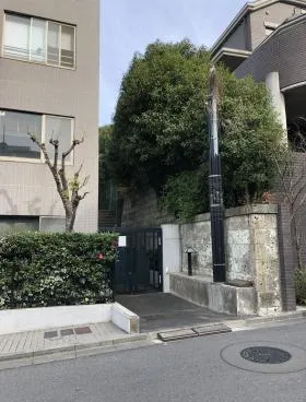 アロープラザ原宿ビルの外観