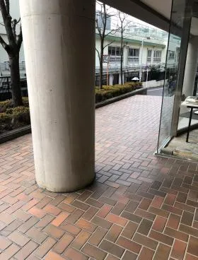 アロープラザ原宿ビルの外観
