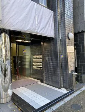 メトロシティ上野稲荷町 (旧:東上野フロント)ビルの外観
