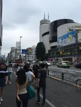 re-belle HARAJUKUビルの外観
