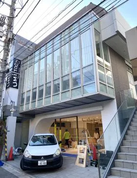 表参道アイリスビルの外観