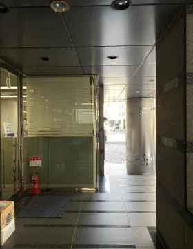 宮崎新川ビルの外観