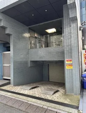 宮崎新川ビルの外観