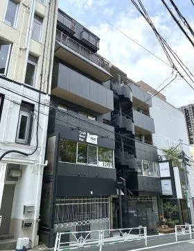 第1タカラビルの外観