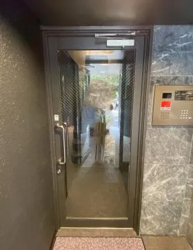 第1タカラビルの外観