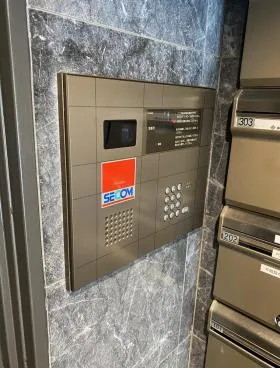 第1タカラビルの外観