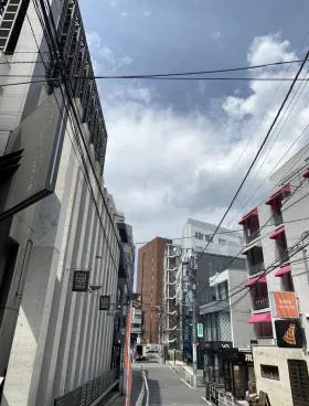 第1タカラビルの外観