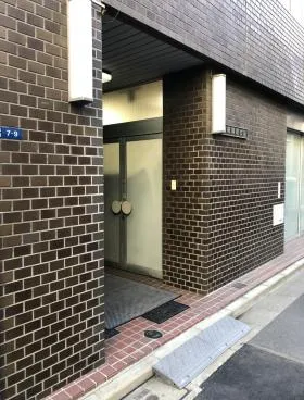 京桜興産ビルの外観