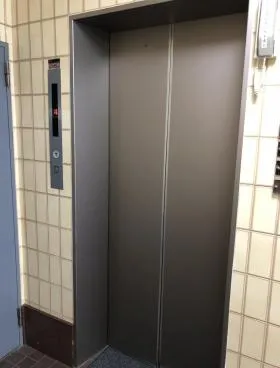 京桜興産ビルの外観