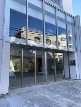 青山学院アスタジオの外観