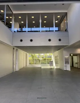 青山学院アスタジオの外観