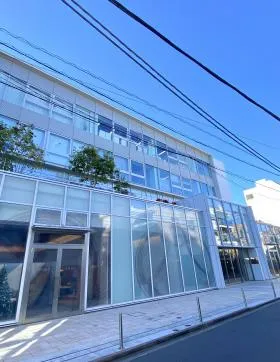 青山学院アスタジオの外観