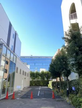 青山学院アスタジオの外観