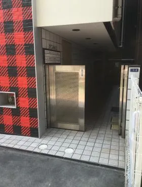 310表参道ビルの外観