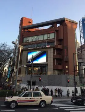 原宿八角館ビルの外観