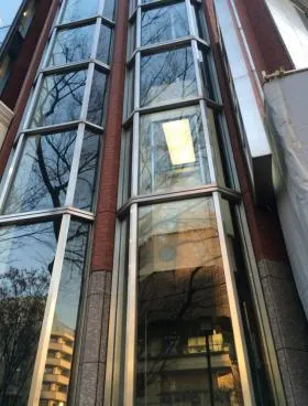 原宿八角館ビルの外観