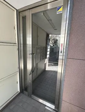 穏田1st.ビルの外観