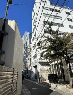 穏田1st.ビルの外観