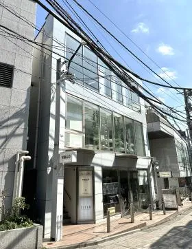AIビルの外観