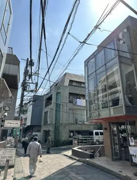 AIビルの外観